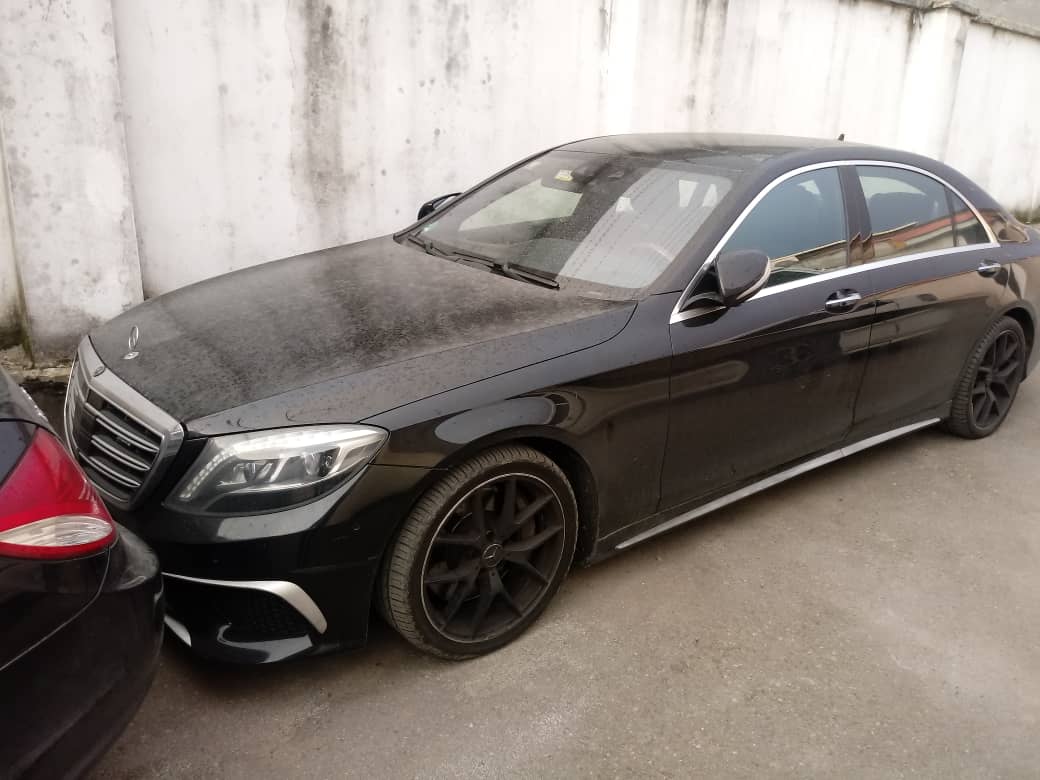 کشف ۲ دستگاه خودروی بنز قاچاق در خشکبیجار