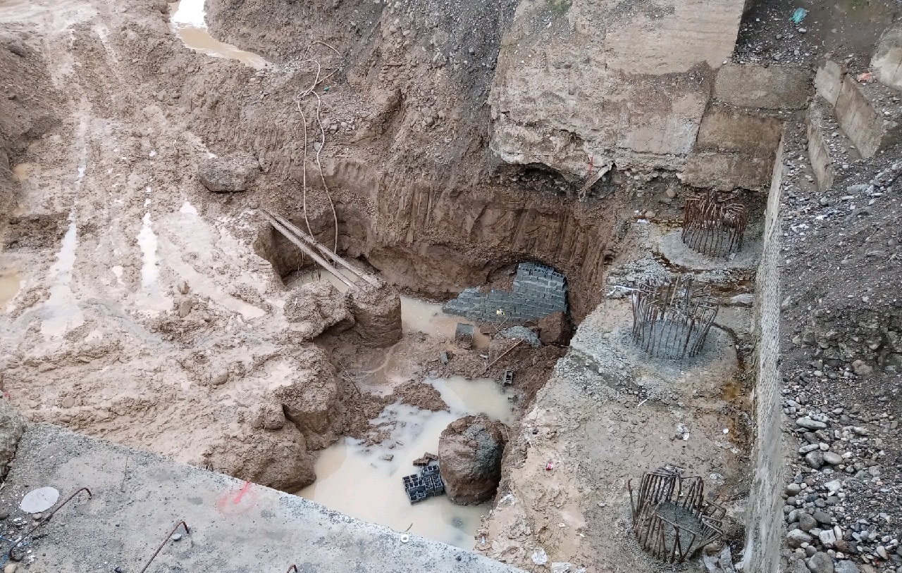 ریزش پل جان یک کارگر را در اسالم گرفت