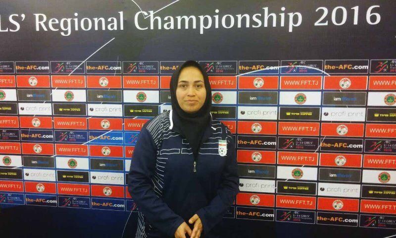 بانوی گیلانی در جمع ۱۰ مربی برتر فوتبال کشور قرار گرفت