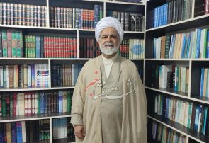 اهدای ۲۷ جلد کتاب قدیمی توسط امام جمعه لشت نشا به سازمان اسناد