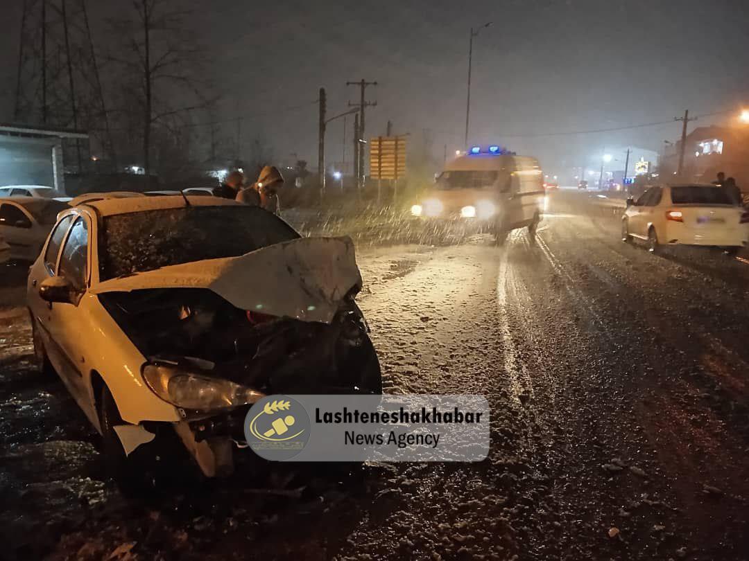 تصادف شدید در ابتدای جاده کوچصفهان به لشت نشا تصادف شدید در ابتدای جاده کوچصفهان به لشت نشا